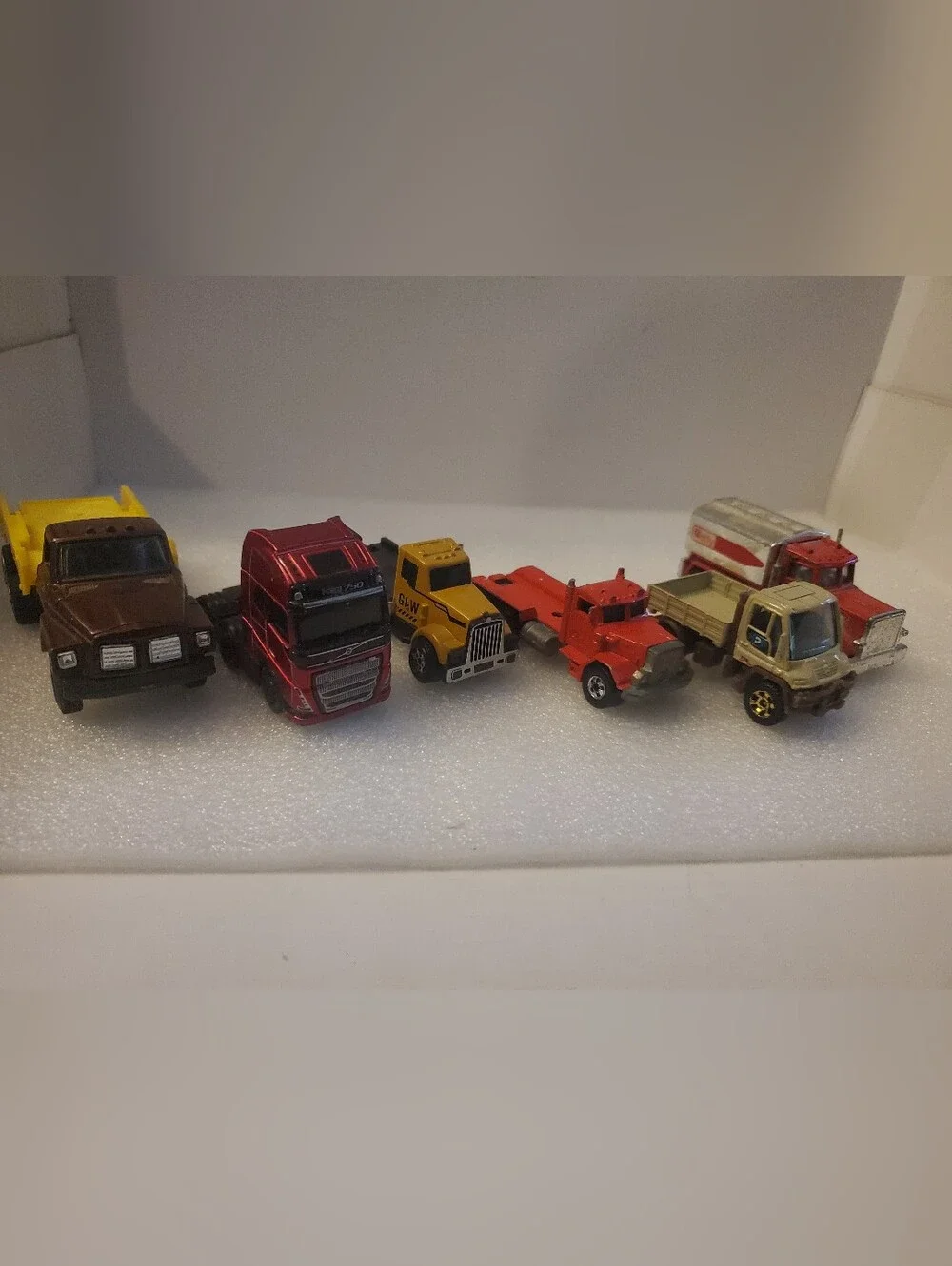Lot Of 6 Trucks Flatbed Semi Tanker Matchbox Hot Wheels Some Vintage